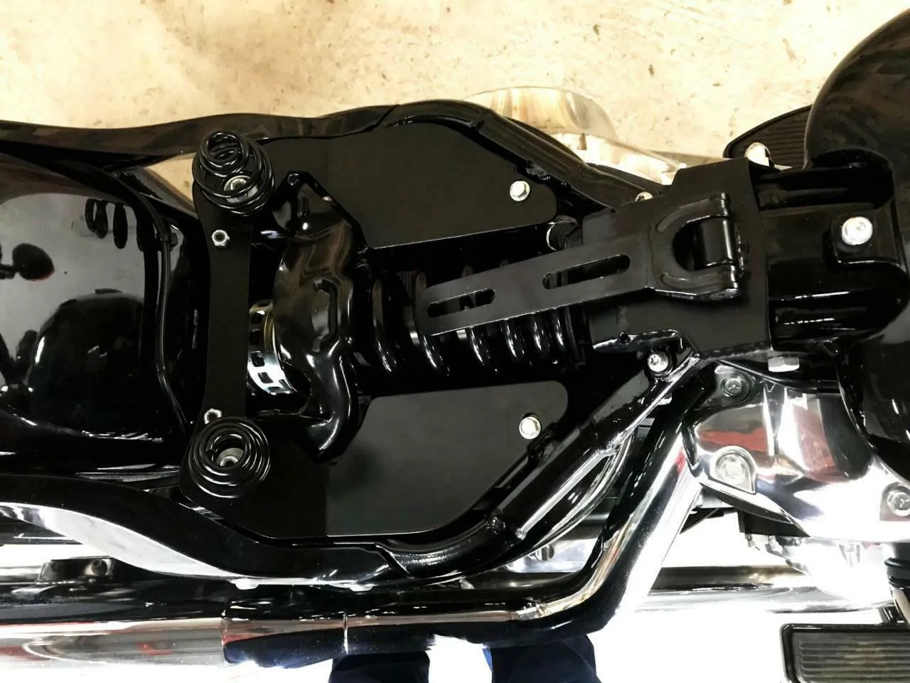 2018-2025 Harley Davidson Softail Spring Tractor Seat 15x14 Leather Mounting Kit