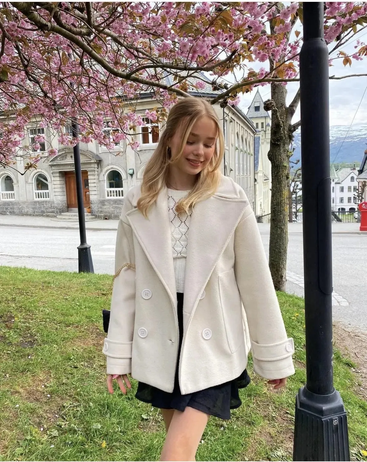 Alina - Elegant Double Knot Design Woman's Peacoat