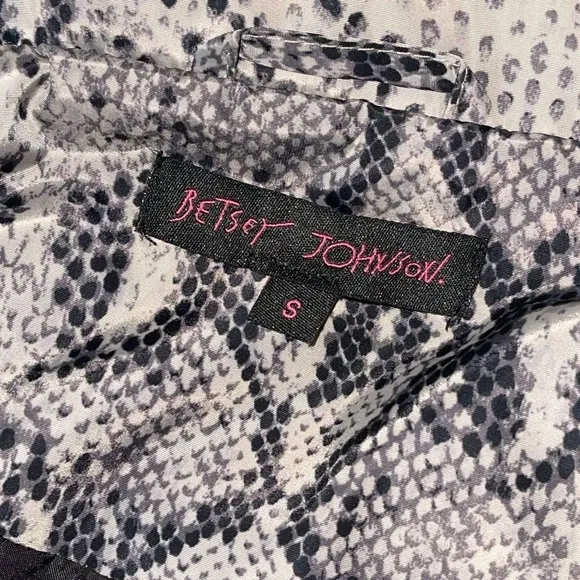Betsey Johnson Quilted Puffer Jacket in Gray Black Python Snake Print Sz. S