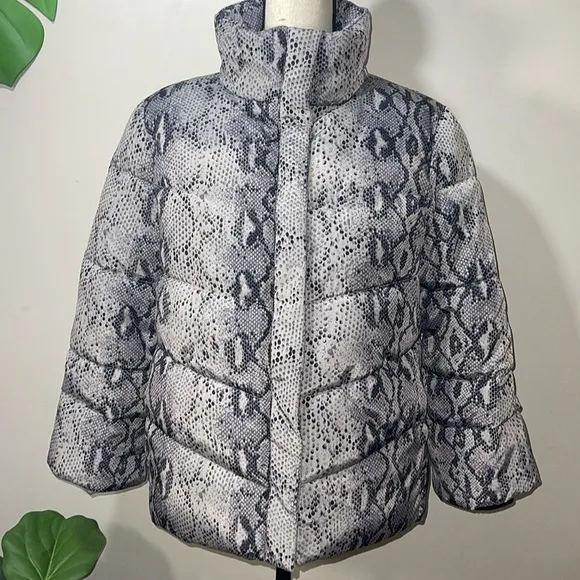 Betsey Johnson Quilted Puffer Jacket in Gray Black Python Snake Print Sz. S