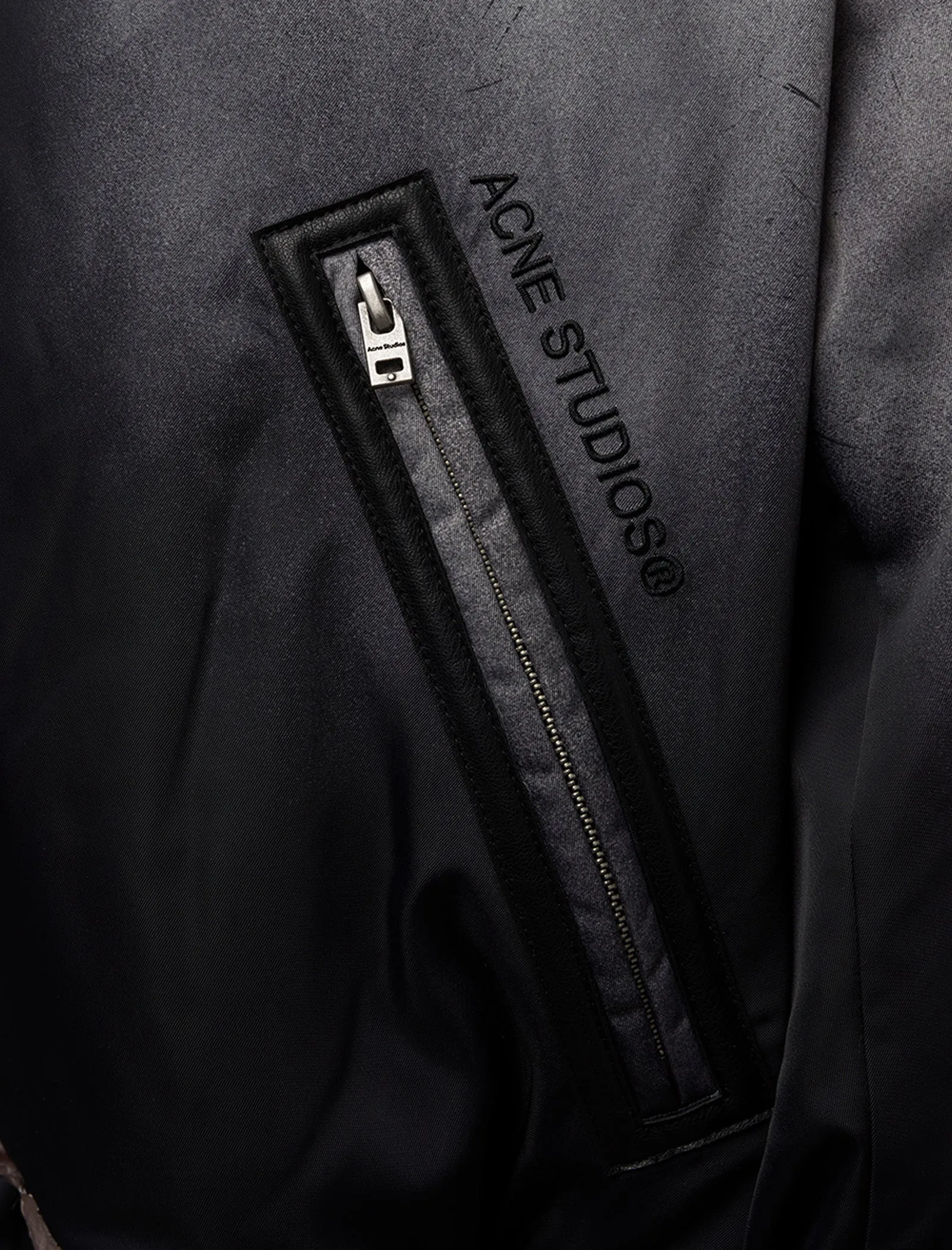 BOMBER JACKET