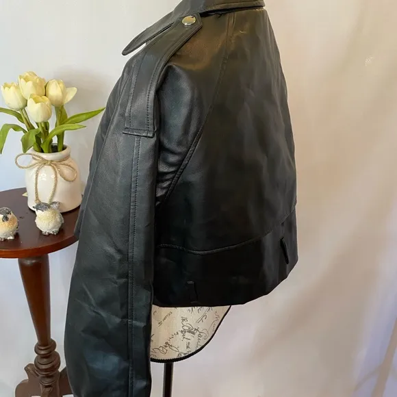CNWT Boohoo IVIVI Cropped Moto Jacket Matrix Faux Leather Zipper Front Mobwife