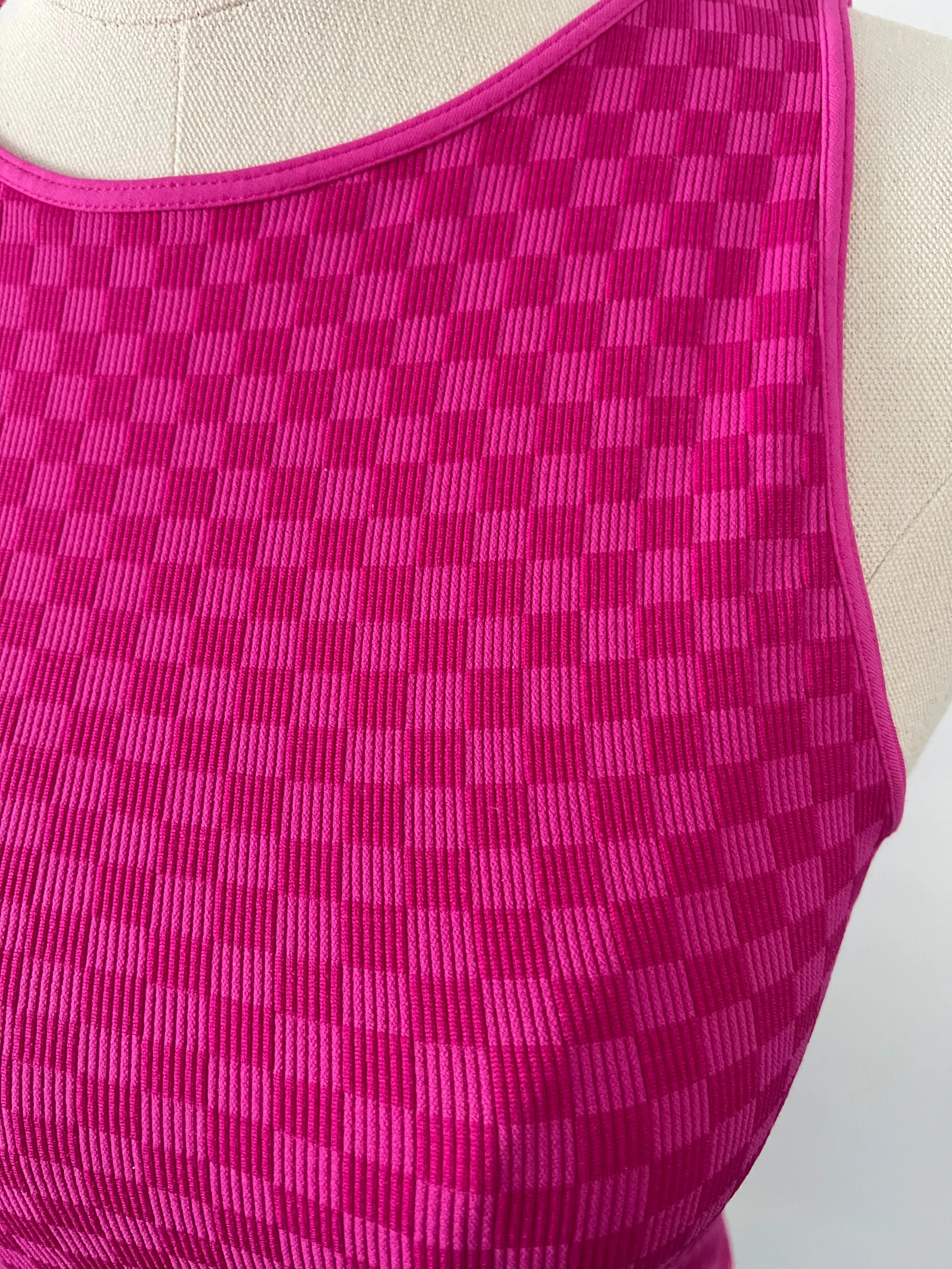 Cropped Ribbed High Neck - Magenta Checker