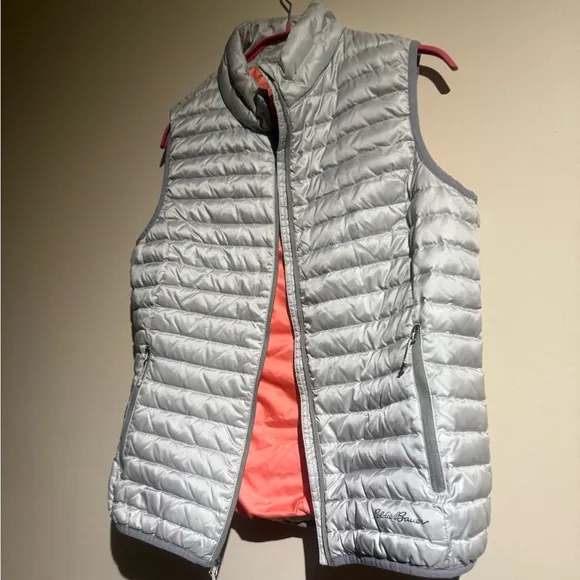Eddie Bauer Men’s Size Medium Silver Gray Nylon Travex Quilted Puffer Vest