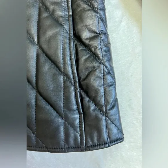 Gallery Genuine Leather Quilted Bomber Jacket - Medium