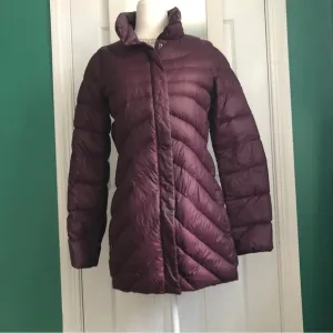Lands’ End Burgandy down puffer 3/4 length jacket XS