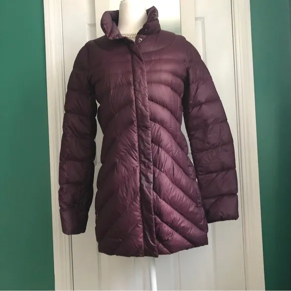 Lands’ End Burgandy down puffer 3/4 length jacket XS