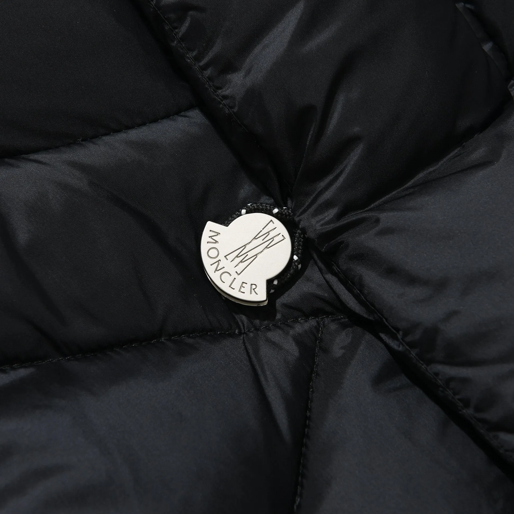 Moncler SHORT DOWN JACKET