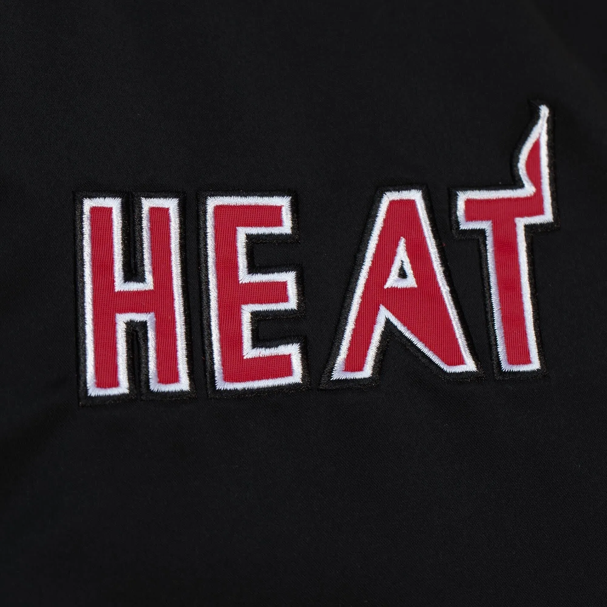 Pánska bunda bomber Mitchell & Ness NBA Heavyweight Satin Jacket Miami Heat čierna