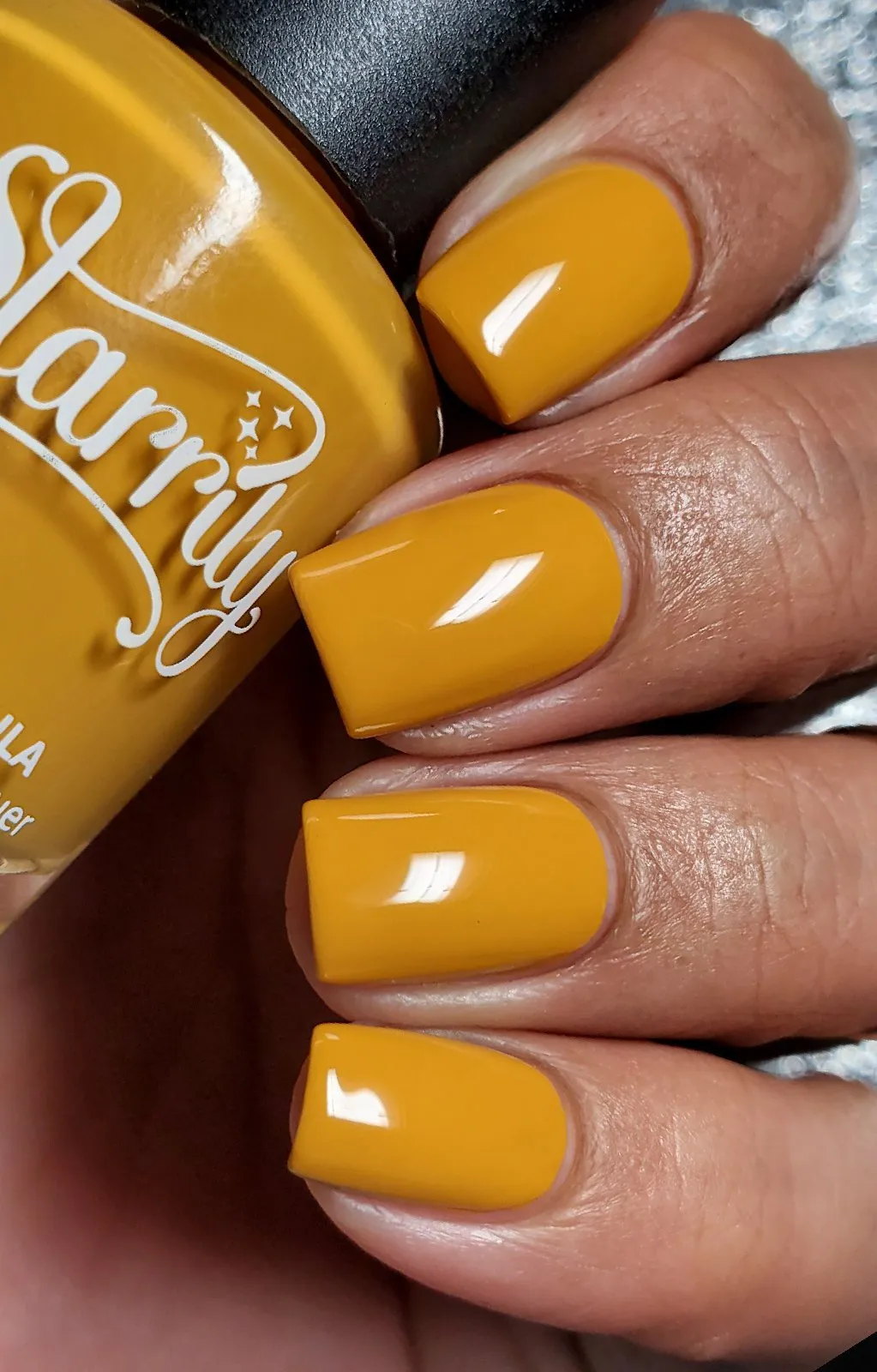 Starrily - Cremes - Queen Bee Nail Polish