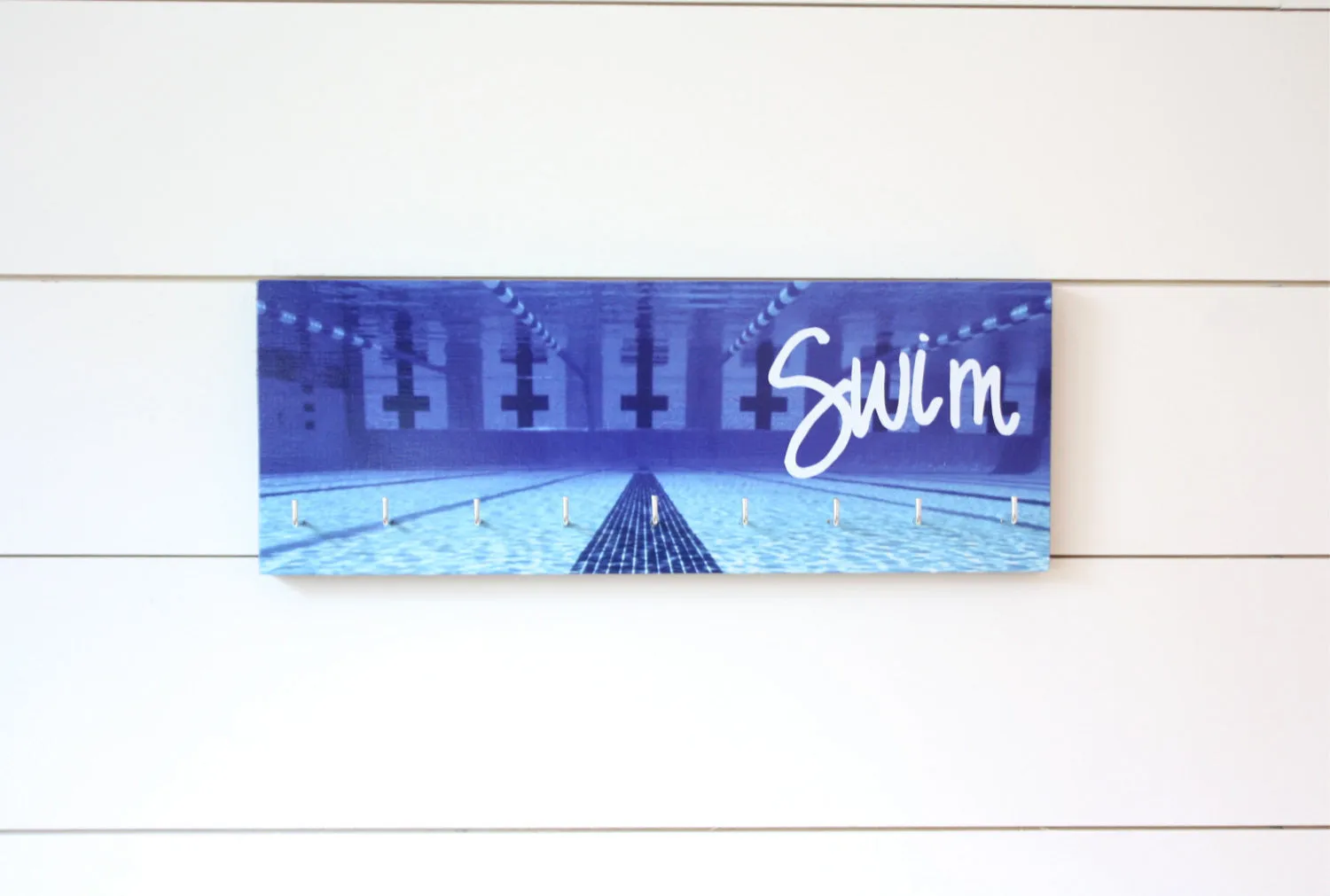 Swim Medal Holder - Underwater photo - Medium
