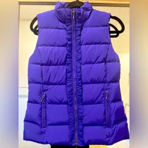 Talbots The Puffer Ruffle Front Vest Womens XS Royal Purple Warm Down Filled NWT