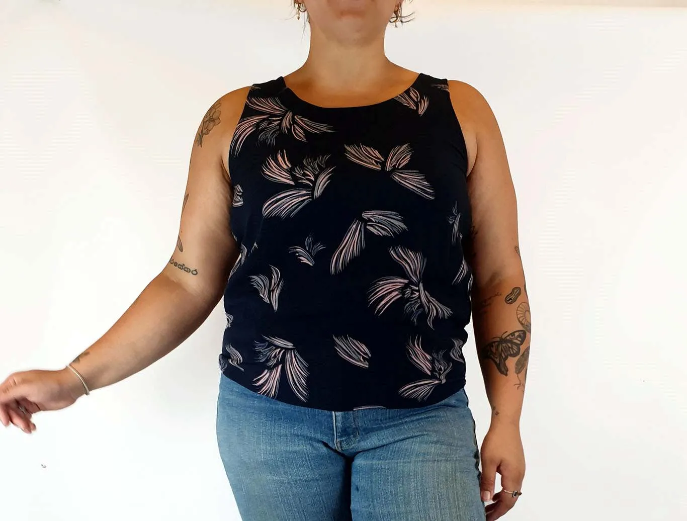 Vera Moda navy print sleeveless top size XL