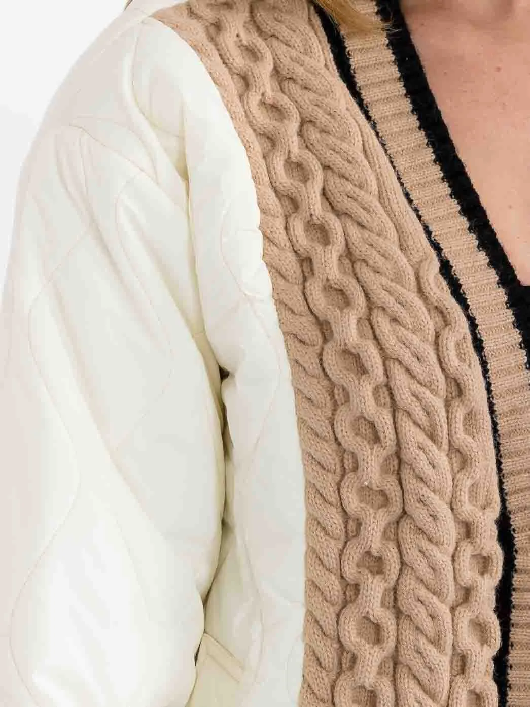 WOMEN'S LONG SLEEVE BUTTON CLOSURE FRONT POCKETS JACKET